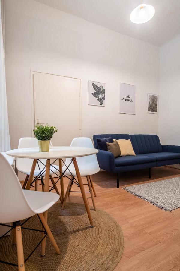 Appartamento Very Central 1-Br Apt With Patio Budapest Esterno foto