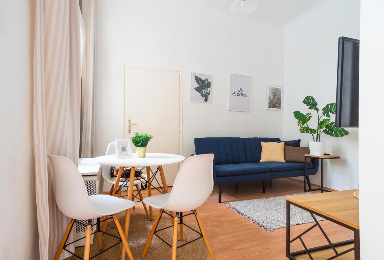 Appartamento Very Central 1-Br Apt With Patio Budapest Esterno foto